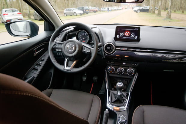 A bord de la Mazda 2 restylée