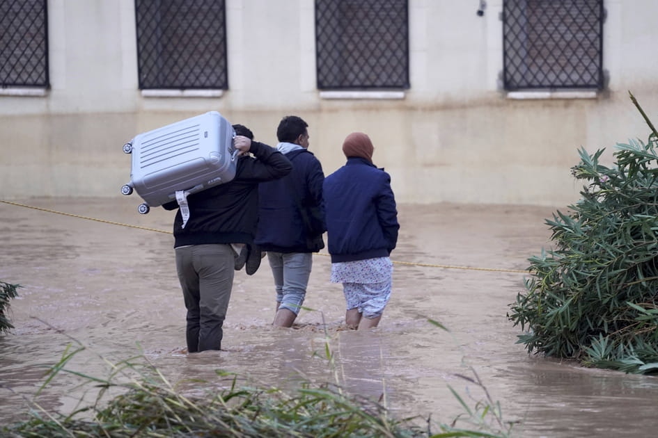 Les habitants de Valence d&eacute;sesp&eacute;r&eacute;s