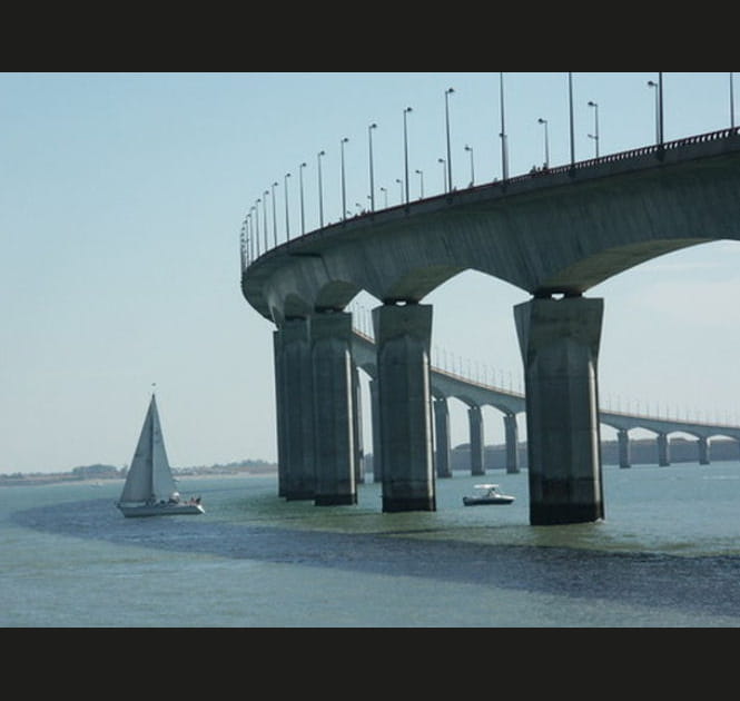La courbe du pont de l'&icirc;le de R&eacute;