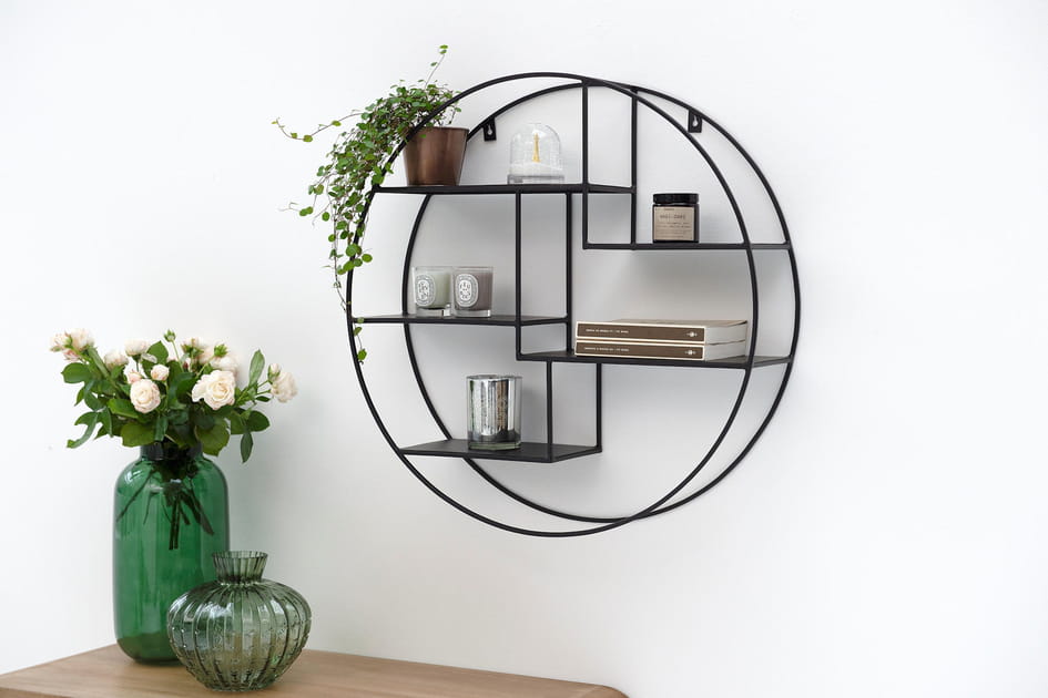 Une &eacute;tag&egrave;re ronde