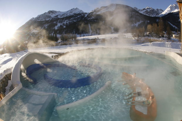 Les grands Bains du Monêtier en Hautes-Alpes