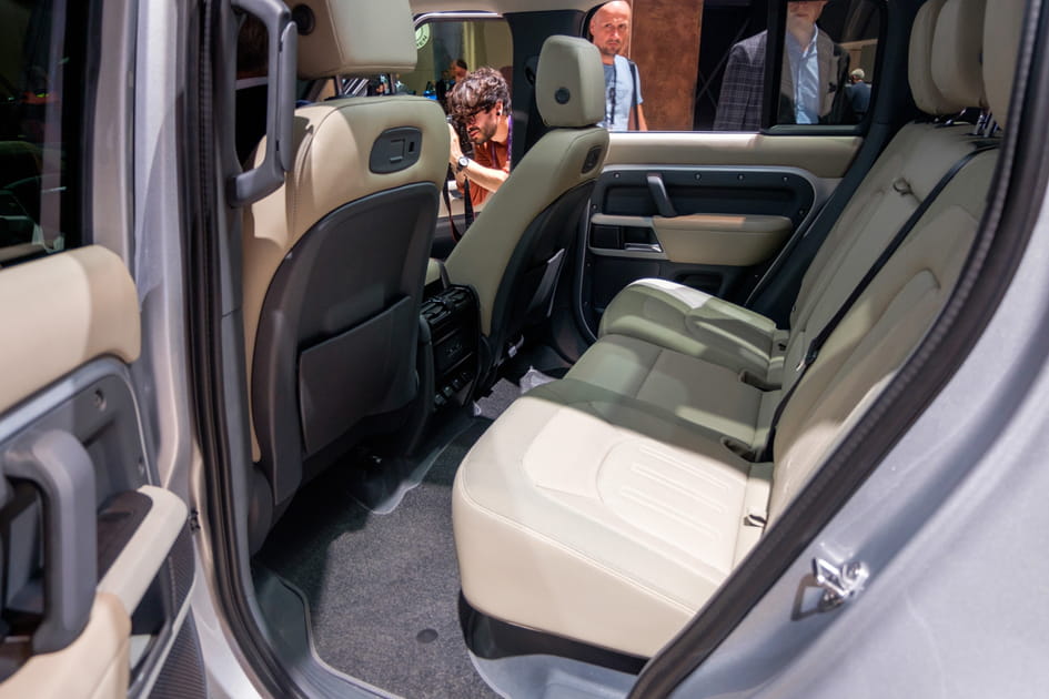 Une banquette arri&egrave;re pr&eacute;vue pour se mettre debout