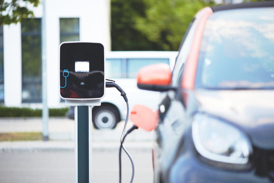 L'&egrave;re de la voiture &eacute;lectrique