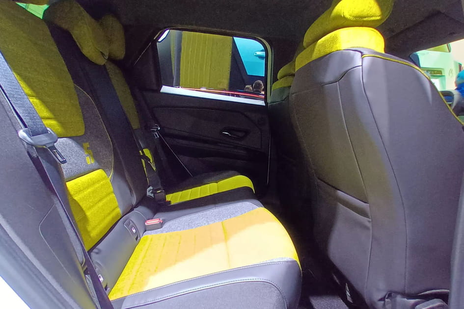 Plus d'espace &agrave; l'avant qu'&agrave; l'arri&egrave;re de la nouvelle R5