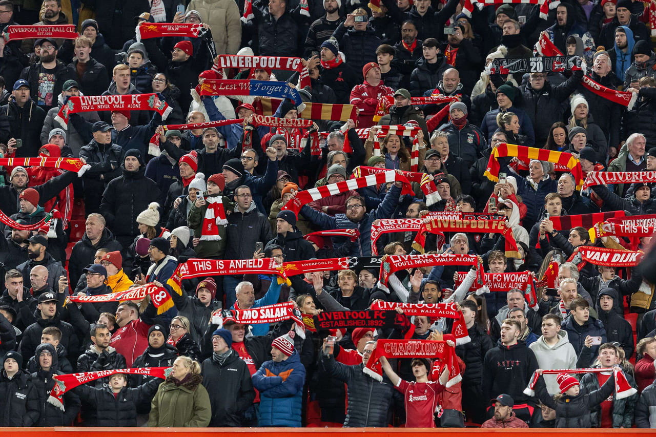 Une légende de Liverpool accepte de répandre les cendres d'un homme sur la pelouse d'Anfield