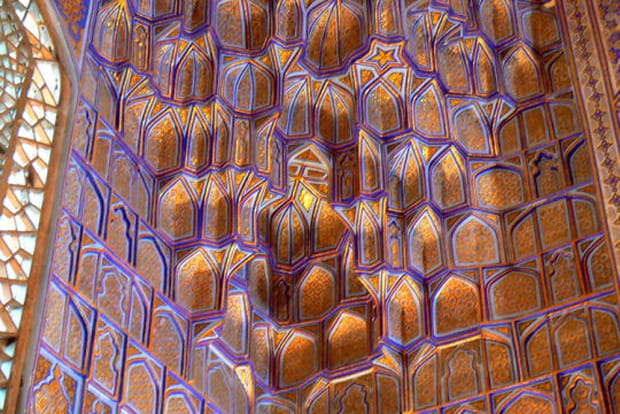 Jeu de perspectives ornementales