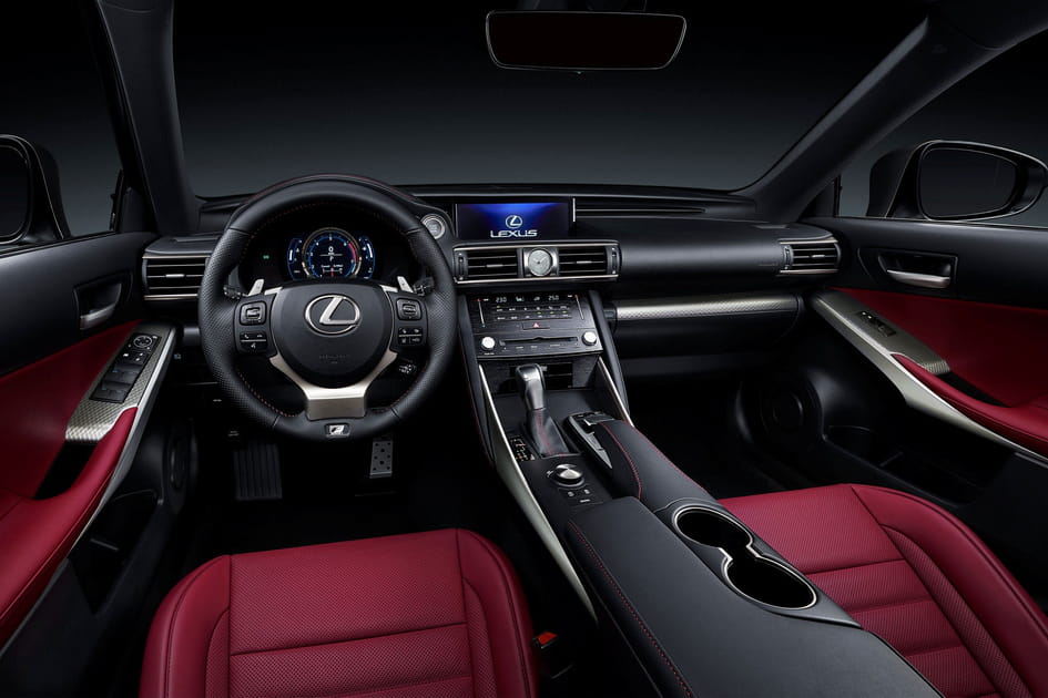 Int&eacute;rieur de la Lexus IS