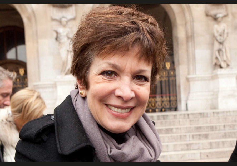 Catherine Laborde : elle tape dans ses mains