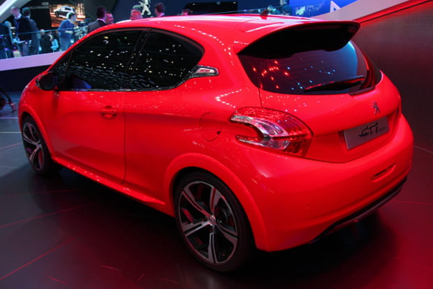Peugeot 208 GTi Concept arrière