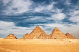 Des anomalies d&eacute;tect&eacute;es sur l'une des pyramides de Gizeh pourraient indiquer une entr&eacute;e secr&egrave;te