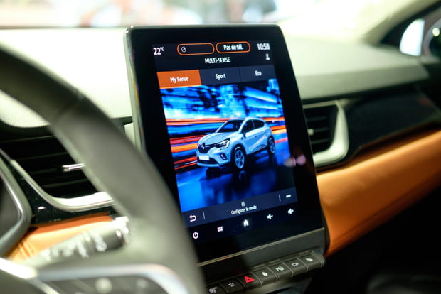 Un écran tactile proche de celui de la Clio 5