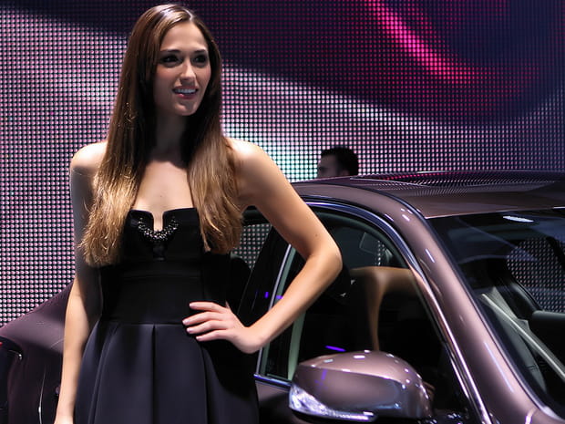 Francfort 2013 : les hôtesses subliment le salon