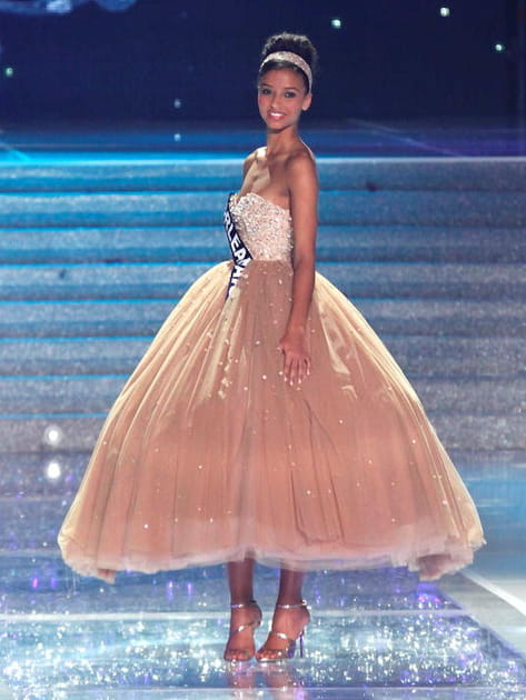 Miss France en robe de princesse