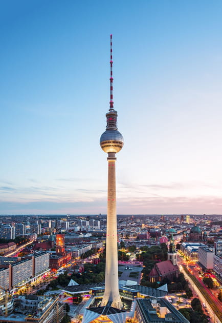 Berlin d&eacute;rang&eacute;e par les valises &agrave; roulettes