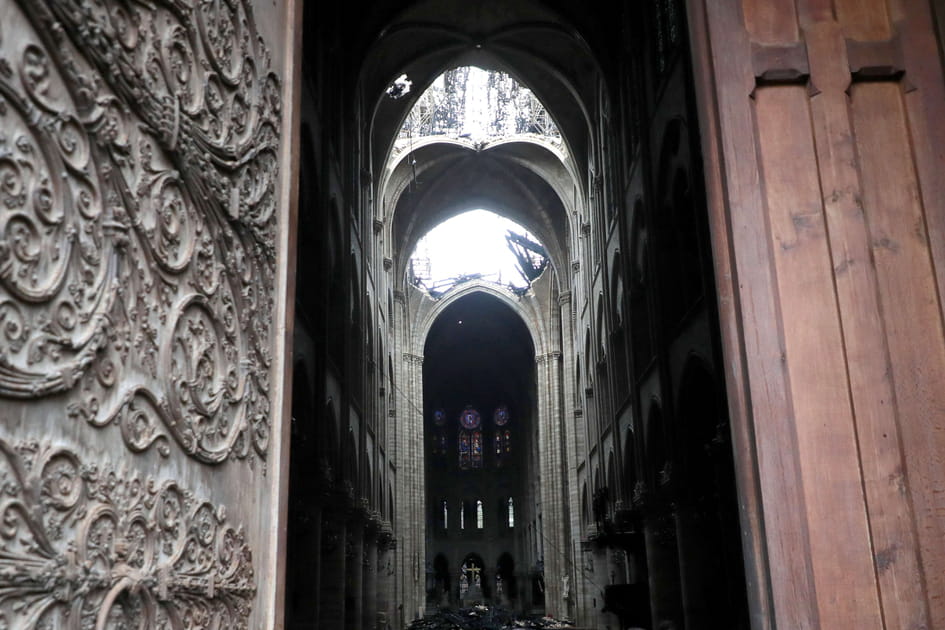 Un trou dans le d&ocirc;me