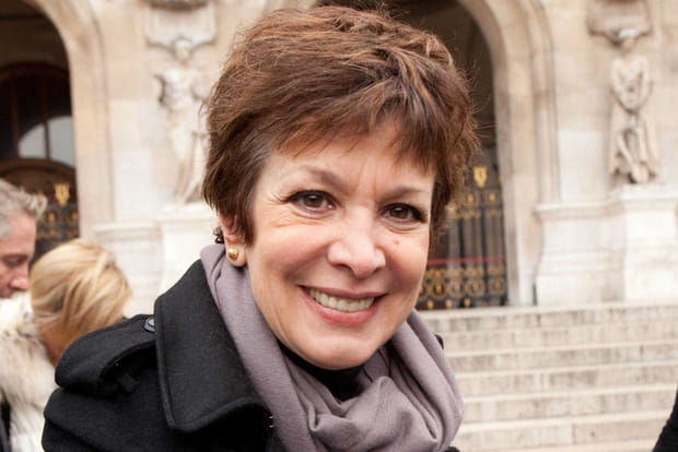 Catherine Laborde : elle tape dans ses mains