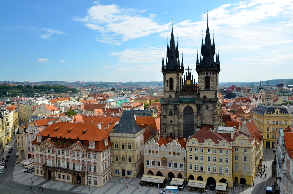 La place de la Vieille Ville et l'&eacute;glise Notre-Dame-de-T&yacute;n