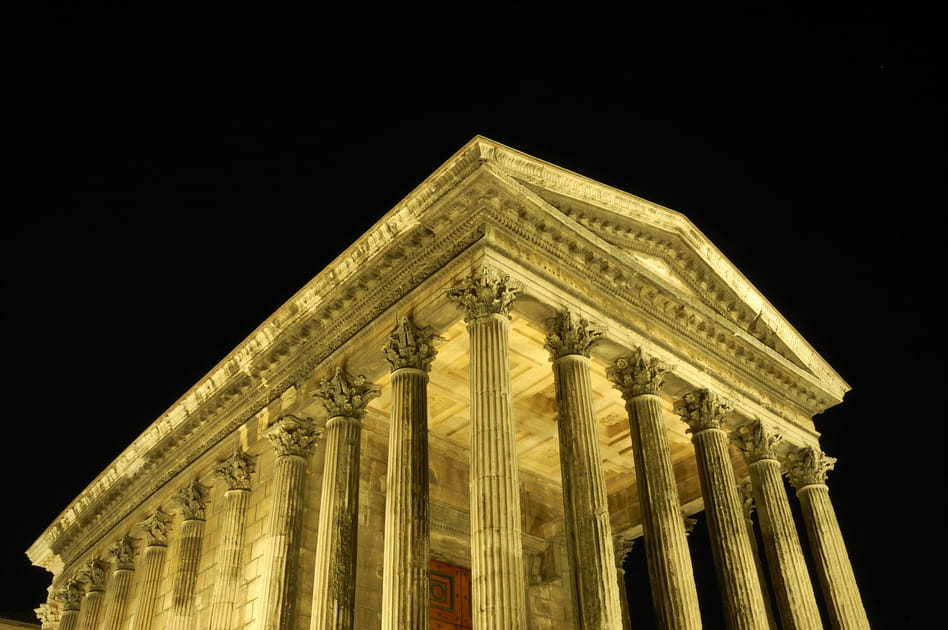 Ar&egrave;nes de N&icirc;mes