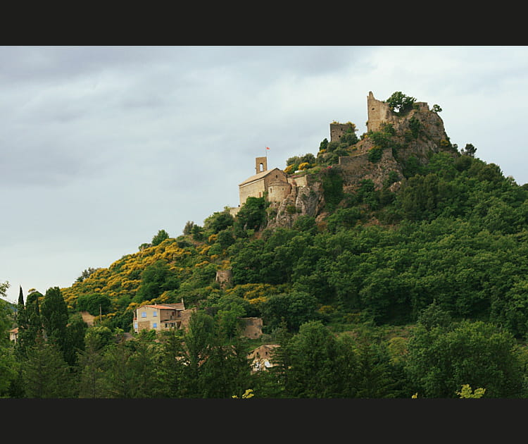 Les ruines du ch&acirc;teau d'Entrechaux