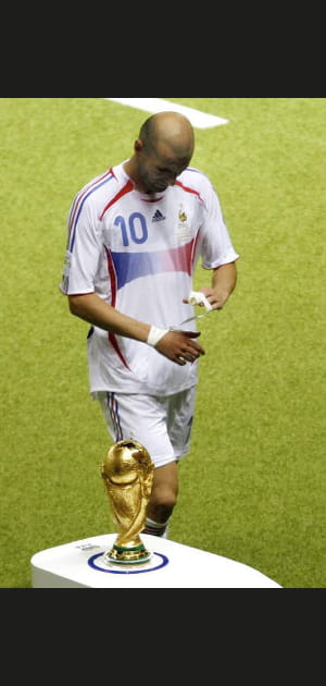 La pression d&rsquo;un homme fait craquer Zidane