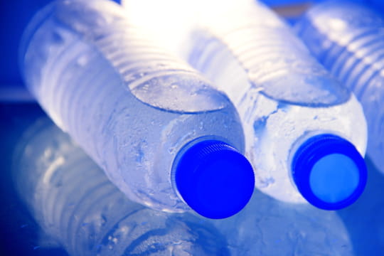 Connaissez-vous cette astuce pour rafra&icirc;chir une bouteille d'eau en 15&nbsp;minutes top chrono&nbsp;?
