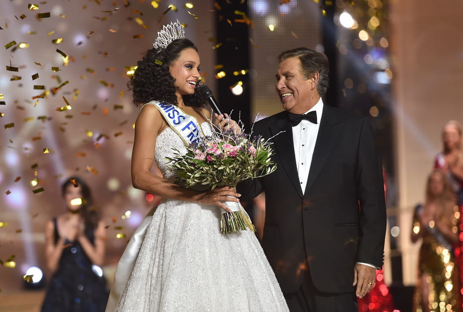 Miss France 2017&nbsp;remercie les t&eacute;l&eacute;spectateurs