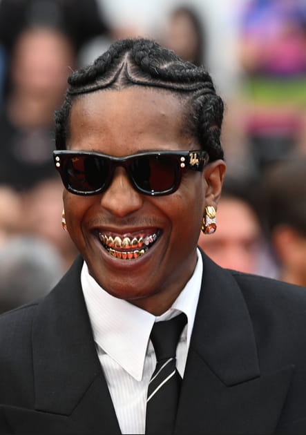 A$AP Rocky et ses dents en or sur le tapis rouge