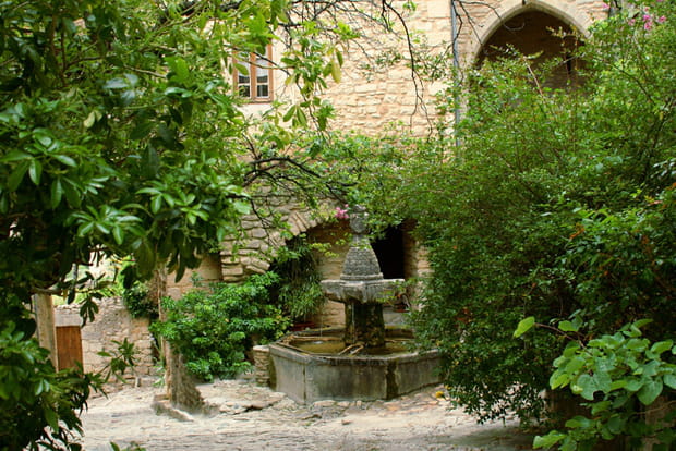 Le Crestet, village secret