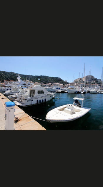 11e&nbsp;: Bonifacio et La Rague, 45&nbsp;euros&nbsp;par&nbsp;jour