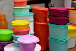 Adieu aux mythiques boîtes en plastique : pour son grand retour, Tupperware lance un produit qui n'a rien à voir