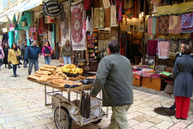 Marchés couverts et souks