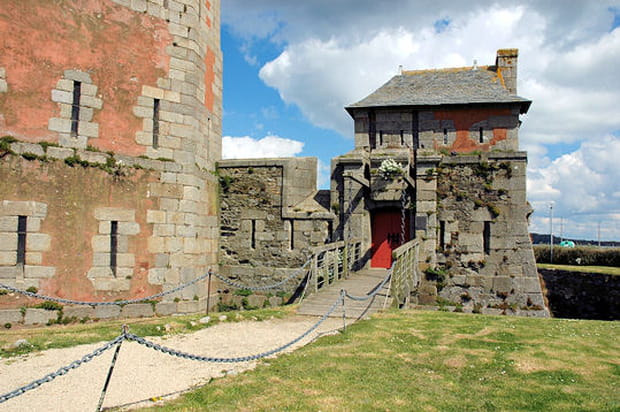 Une tour baptisée en 1694