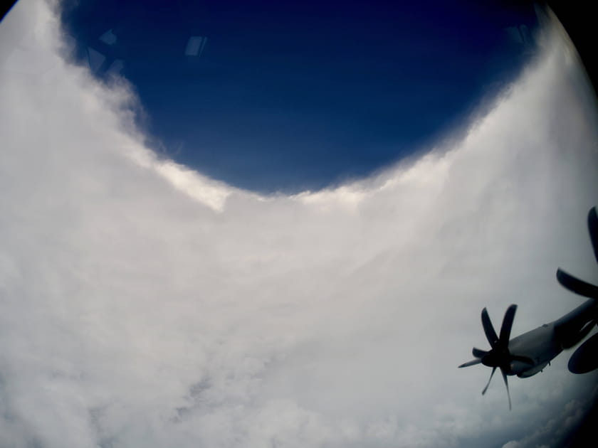 Dans l'oeil de l'ouragan M&eacute;lissa, le ciel est bleu