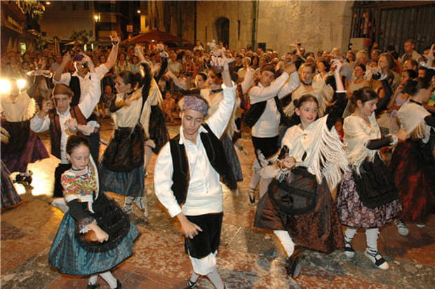 Dansons la sardane à Perpignan