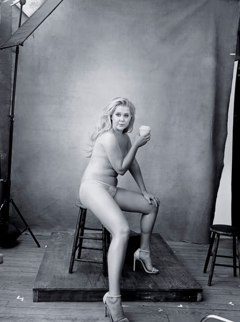 Amy Schumer, porte-parole du f&eacute;minisme dans le Calendrier Pirelli 2016