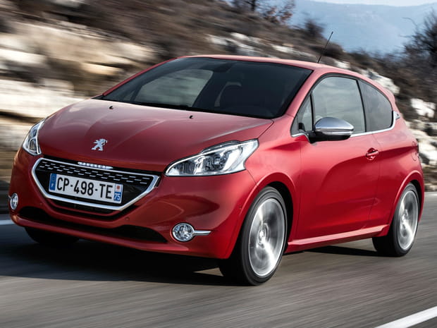 Peugeot 208 GTi à Poissy