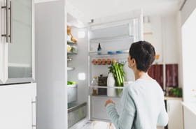 &Ccedil;a prend 2&nbsp;minutes au maximum&nbsp;: nettoyer cet endroit change tout, le frigo consommera mieux et sera plus froid