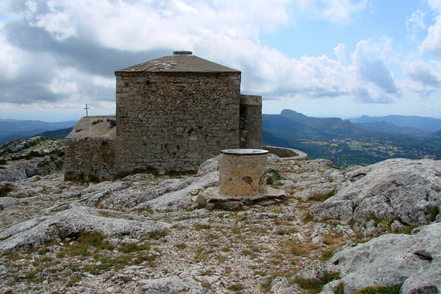 Le massif de la Sainte-Baume, la plus étendue des montagnes de Provence