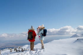&quot;C'est totalement irresponsable&quot;&nbsp;: ce couple se retrouve coinc&eacute; &agrave; 2&nbsp;500&nbsp;m&egrave;tres d'altitude avec son b&eacute;b&eacute;