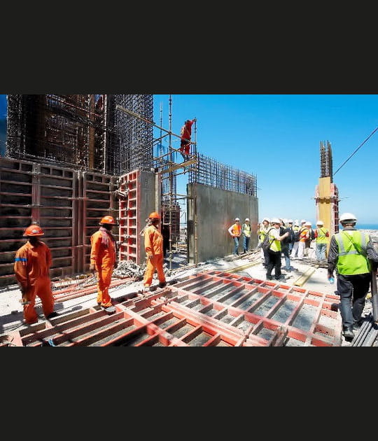 250&nbsp;m de haut pour la Latifa Tower