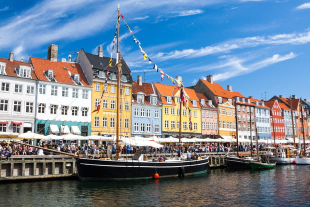 20 expériences à ne pas rater dans la ville du "hygge", Copenhague : Naviguer sur le Nyhavn