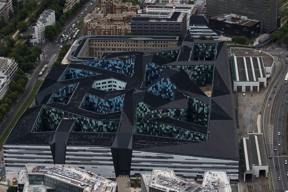 Un toit en &quot;montagnes architecturales&quot;