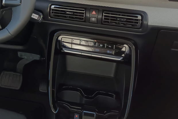 Aucun risque d'avoir son Smartphone déchargé, le Citroën C3 Aircross propose plusieurs options de recharge