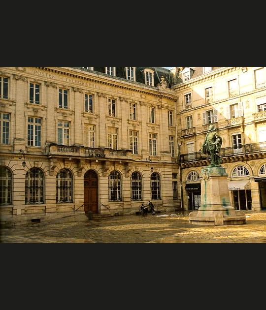Le maire Jean Guitton