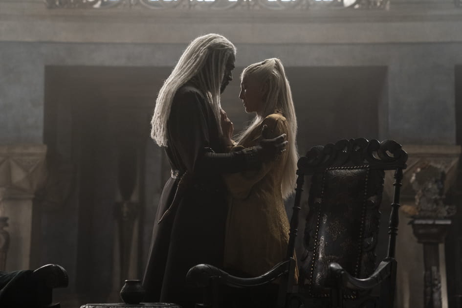 Corlys Velaryon et Rhaenys (Steve Toussaint et Eve Best)