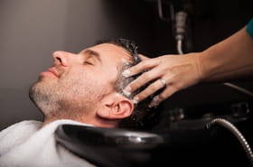 &quot;Pour des raisons d'hygi&egrave;ne, nous ne pouvons pas...&quot;&nbsp;: voici quand il faut se laver les cheveux avant d'aller chez le coiffeur