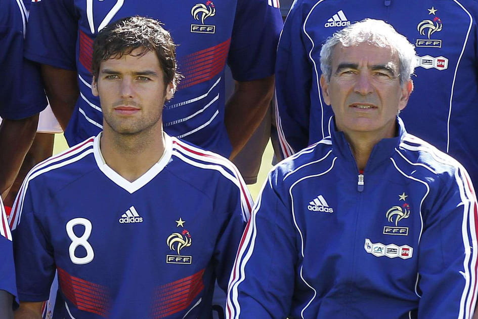 Secou&eacute; par Raymond Domenech