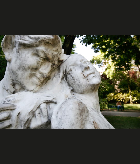 Des sculptures de bronze et de pierre