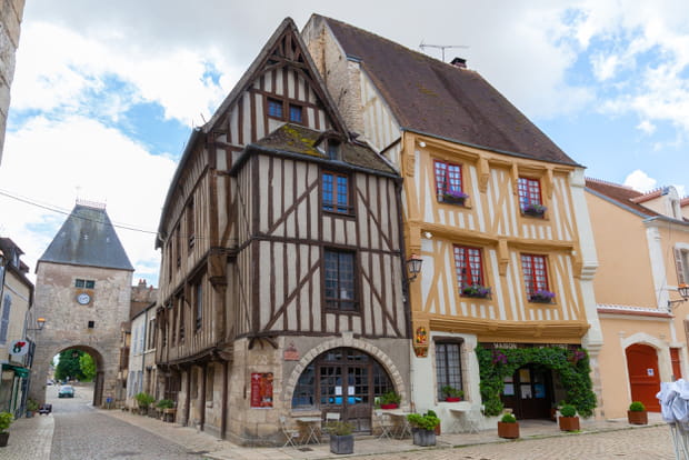Noyers, une cité bourguignone de caractère