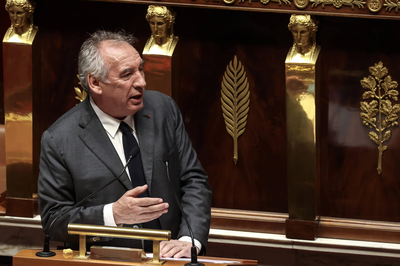Discours de Bayrou et vote de confiance, en direct : un 